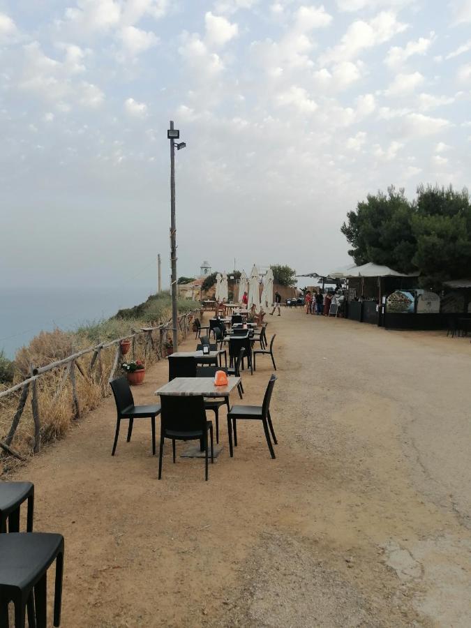 Al Faro Acomodação com café da manhã Realmonte Exterior foto